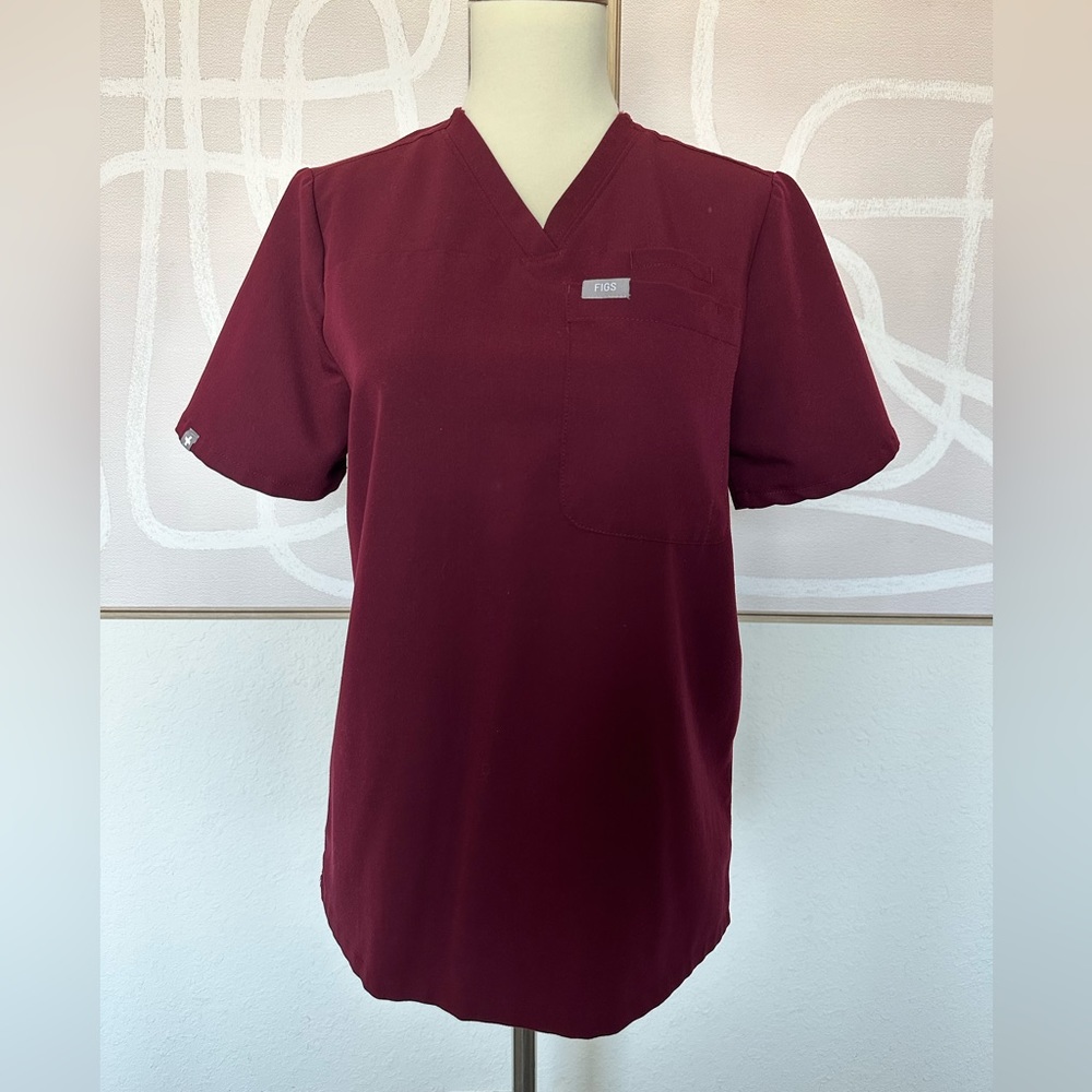 Women's Burgundy Kaya - Classic V-Neck Scrub Top - XS